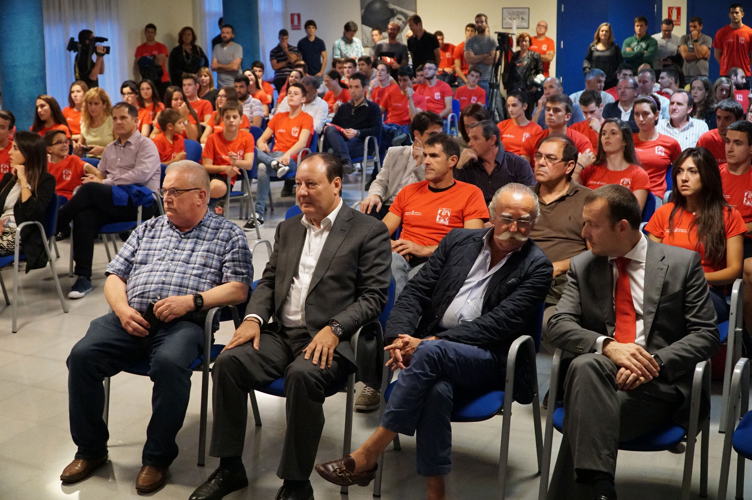 La Fundaci&oacute;n Miguel Indur&aacute;in Fundazioa re&uacute;ne a destacados deportistas de Navarra tras sus &eacute;xitos en la pasada temporada